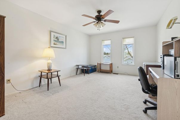 Home Office, Interior