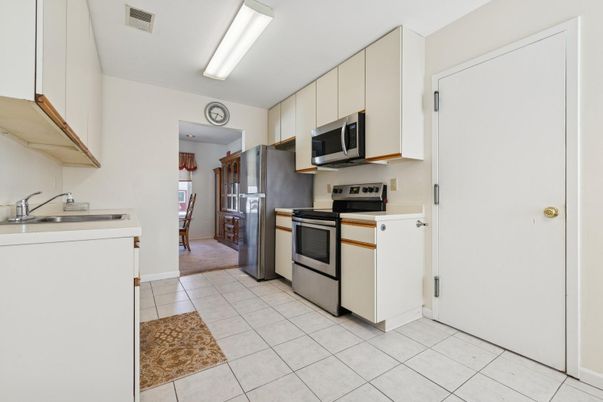 Interior, Kitchen, Stainless Steel Appliances
