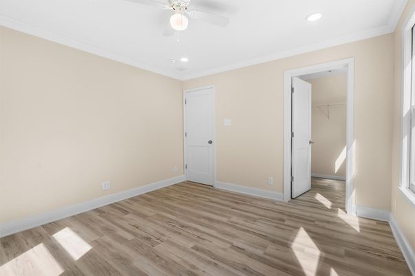 Empty room, Interior, Recessed Lighting, Wood Texture Flooring