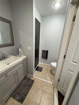 Bathroom, Interior, Recessed Lighting