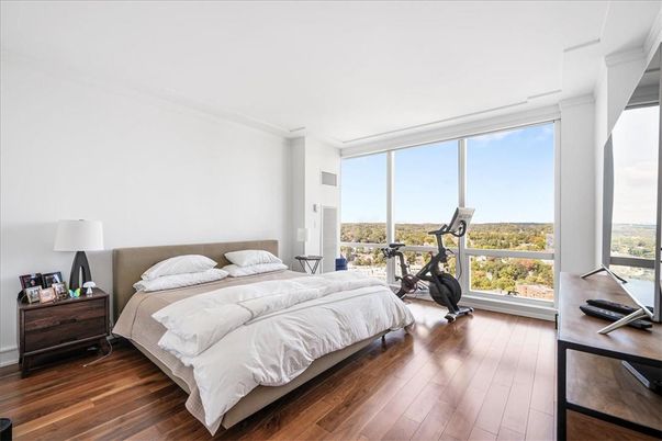 Bedroom, Fitness Equipment, Interior, Wood Texture Flooring