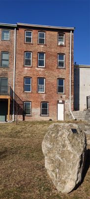 Exterior, Facade, Brick Facade, Rowhouse