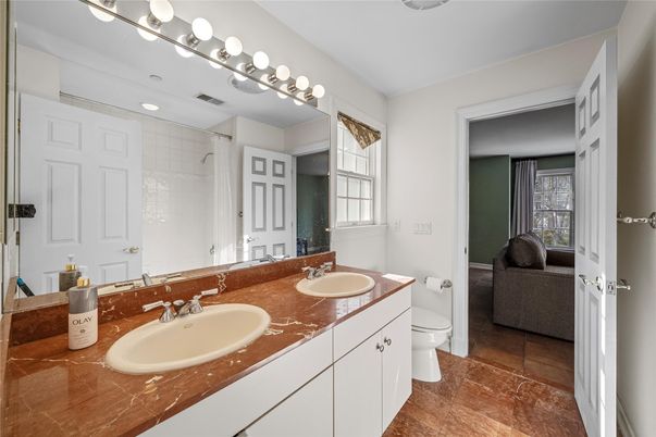 Bathroom, Dual Sink Vanities, Interior