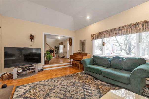 Interior, Living room, Piano, Recessed Lighting, Wood Texture Flooring