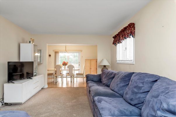 Dining room, Interior, Living room, Pendant Lights