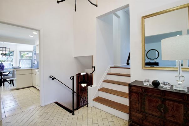 Dining room, Interior, Pendant Lights, Recessed Lighting