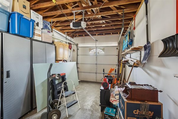 Garage, Interior, Wooden Beams