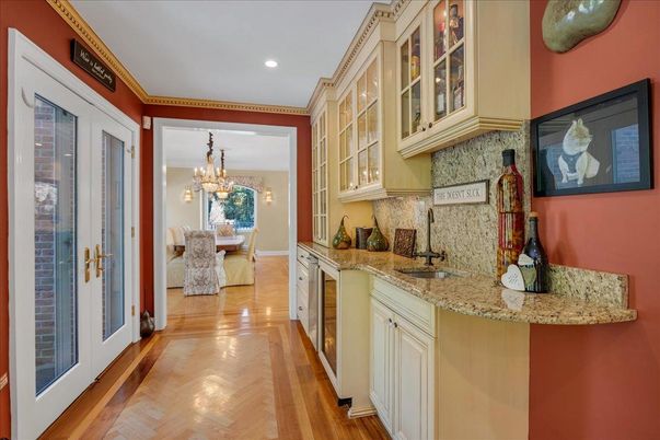 Chandelier, Dining room, Interior, Kitchen, Recessed Lighting, Wood Texture Flooring