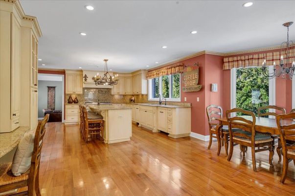 Chandelier, Dining room, Interior, Kitchen, Recessed Lighting, Wood Texture Flooring