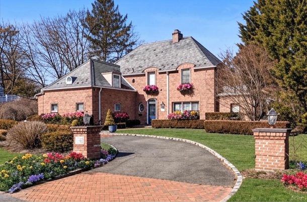 Backyard, Exterior, Facade, Brick Facade, French Provincial