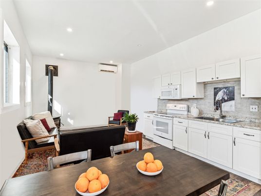 Dining room, Interior, Kitchen, Recessed Lighting