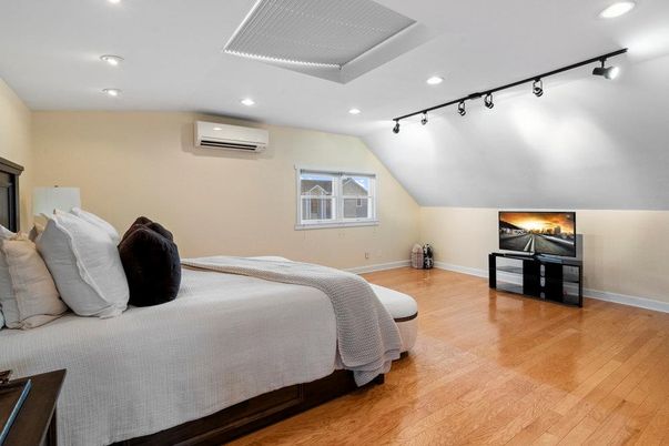 Bedroom, Interior, Recessed Lighting, Wood Texture Flooring