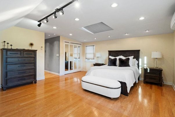 Bedroom, Interior, Recessed Lighting, Wood Texture Flooring