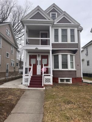 Exterior, Facade, Queen Anne Victorian