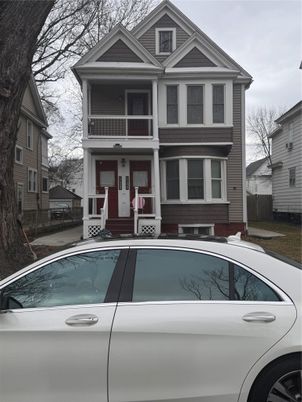 Exterior, Facade, Queen Anne Victorian