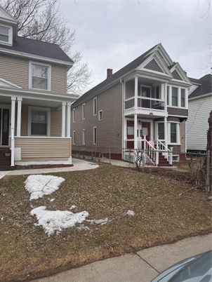 Exterior, Facade, American Foursquare