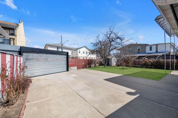 Backyard, Detached Garage, Exterior