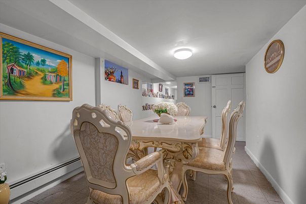 Dining room, Interior