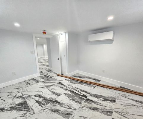 Empty room, Interior, Marble, Recessed Lighting
