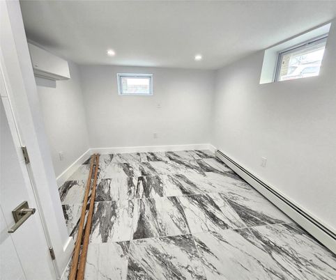 Empty room, Interior, Marble, Recessed Lighting