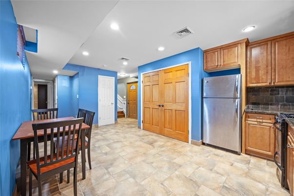 Dining room, Interior, Kitchen, Recessed Lighting