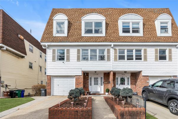 Attached, Exterior, Facade, Brick Facade, Rowhouse