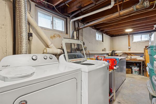 Interior, Washer, Wooden Beams