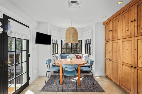 Dining room, Interior, Pendant Lights, Recessed Lighting