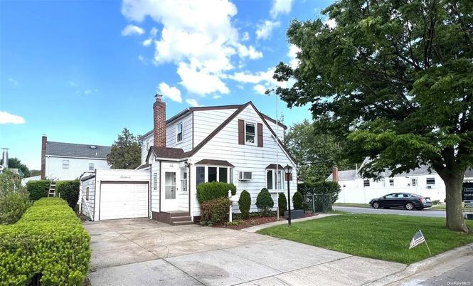 Attached, Detached Garage, Exterior, Facade, Queen Anne Victorian