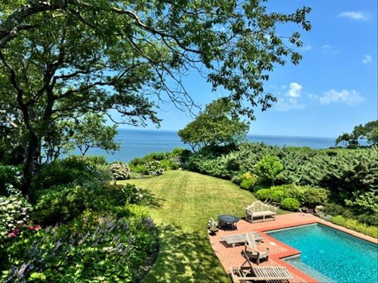 Exterior, Pool, Water