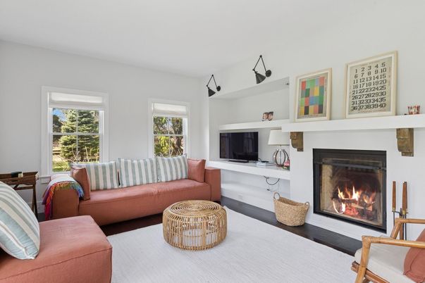 Fireplace, Interior, Living room