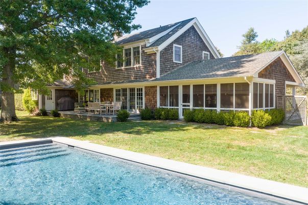 Exterior, Facade, Brick Facade, Ranch