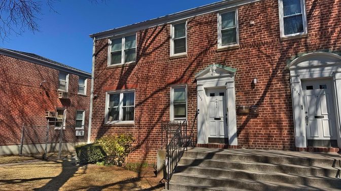 Exterior, Facade, Brick Facade, Rowhouse
