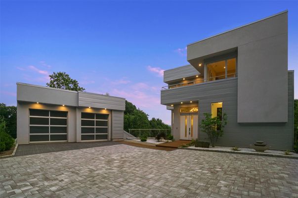 Attached, Exterior, Facade, Modern