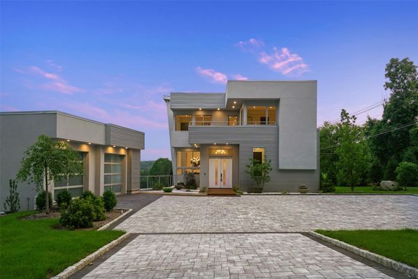 Backyard, Exterior, Facade, Modern