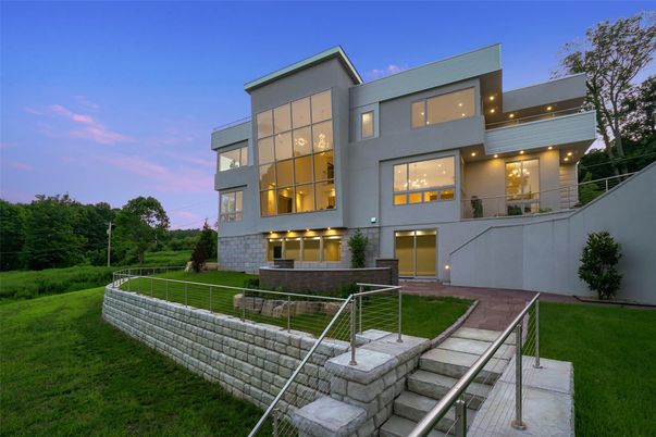 Backyard, Exterior, Facade, Modern