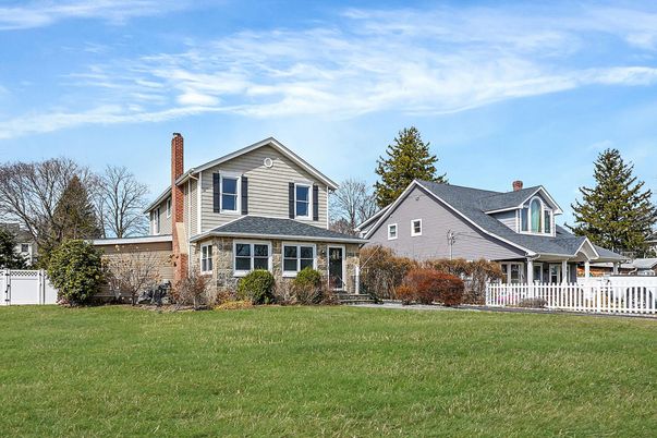 Backyard, Exterior, Facade, Farmhouse