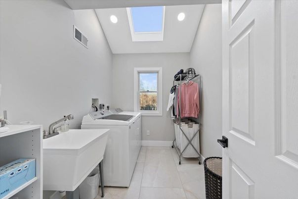 Interior, Recessed Lighting, Washer