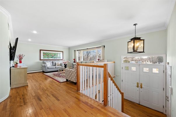 Interior, Living room, Pendant Lights, Recessed Lighting, Wood Texture Flooring