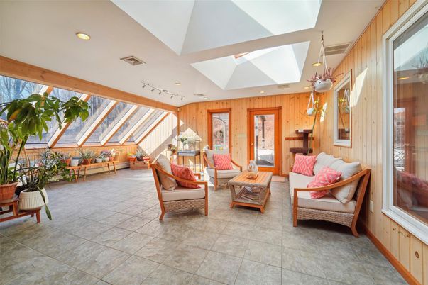 Interior, Living room, Pendant Lights, Recessed Lighting