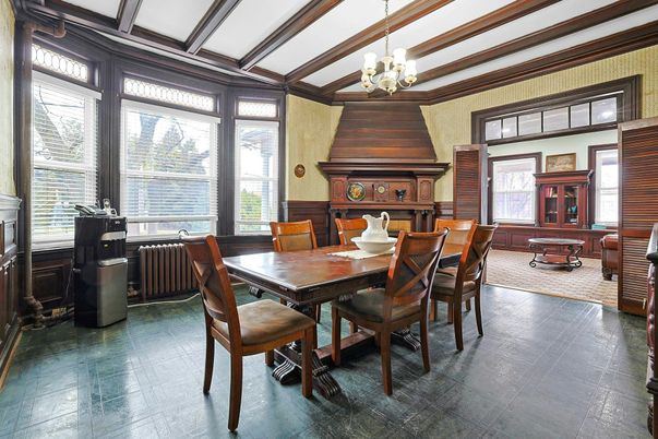 Chandelier, Dining room, Fireplace, Interior, Pendant Lights