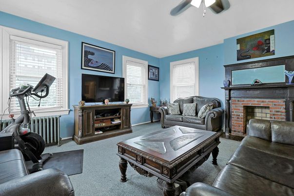 Fireplace, Fitness Equipment, Interior, Living room