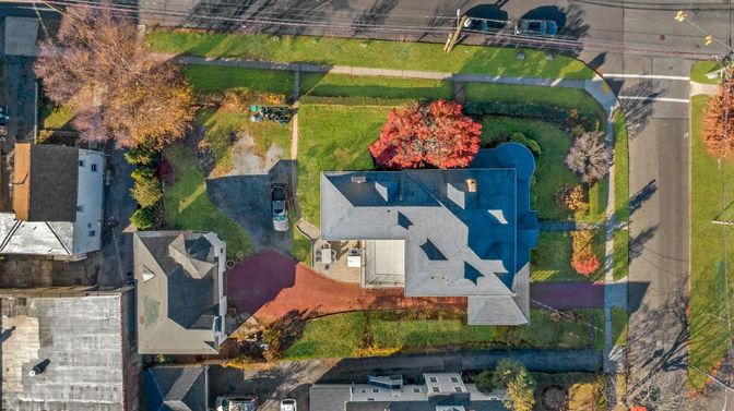 Exterior, Drone