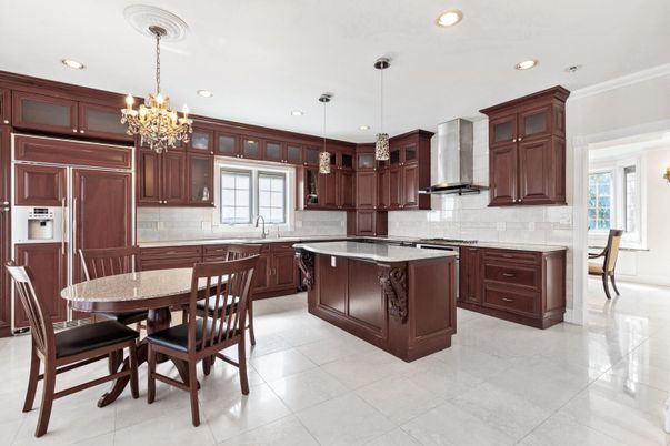 Chandelier, Dining room, Interior, Kitchen, Pendant Lights, Recessed Lighting, Stainless Steel Appliances