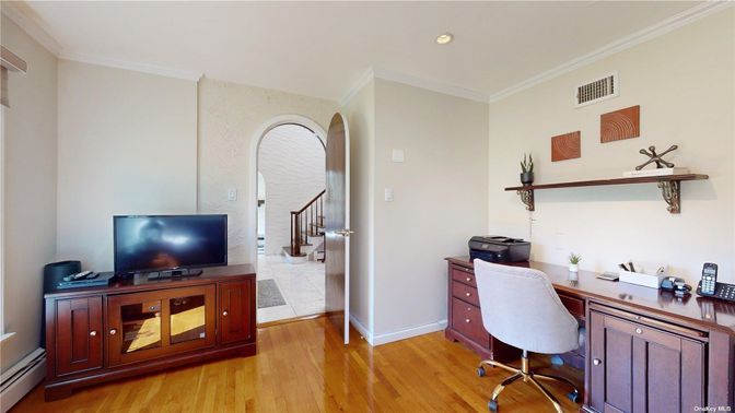 Home Office, Interior, Recessed Lighting, Wood Texture Flooring