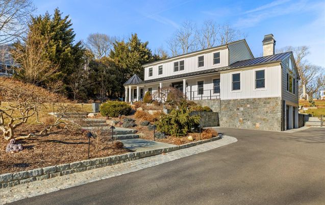 Attached, Exterior, Facade, Farmhouse