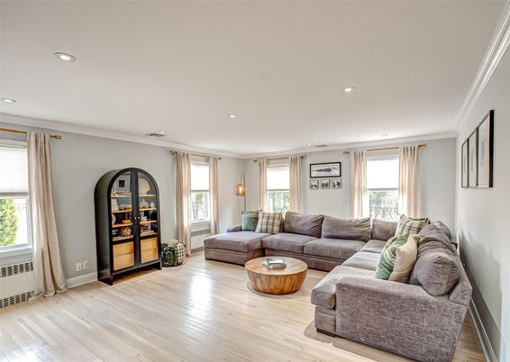 Interior, Living room, Recessed Lighting, Wood Texture Flooring