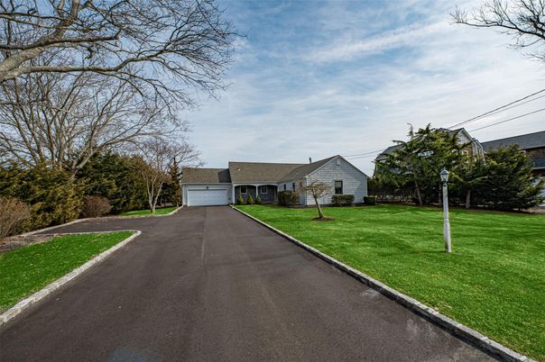 Attached, Exterior, Facade, Ranch