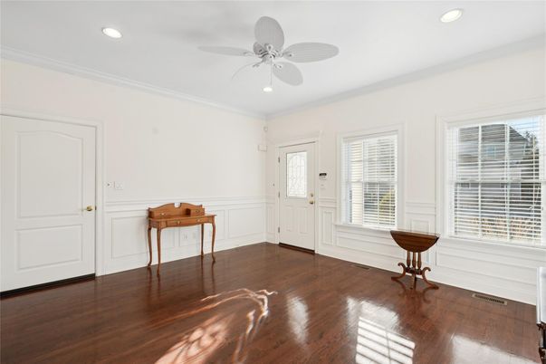 Interior, Recessed Lighting, Wood Texture Flooring