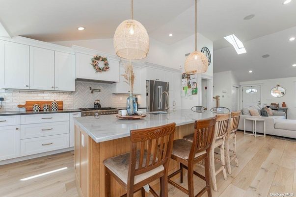 Interior, Kitchen, Living room, Pendant Lights, Recessed Lighting, Wood Texture Flooring